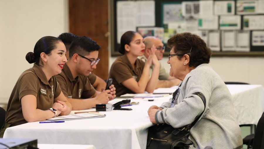 Carabineros habilita excusas para no votar y reporta alta demanda en plataforma