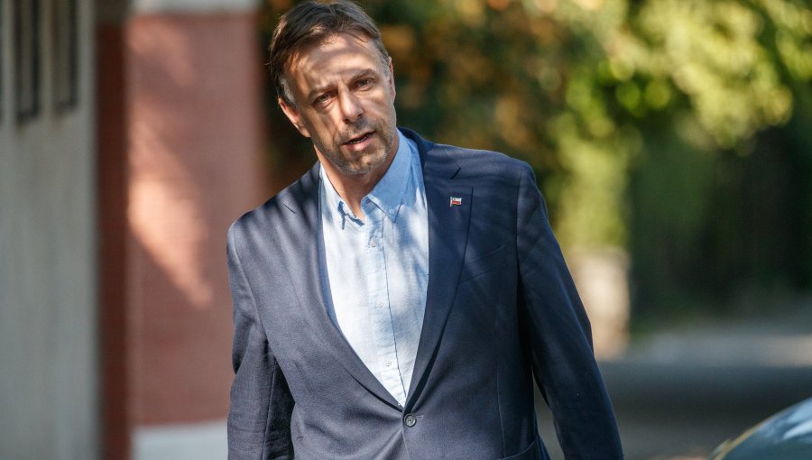 Vocero de Kast descarta indultos a violadores y asegura que las 40 horas "se mantendrán”