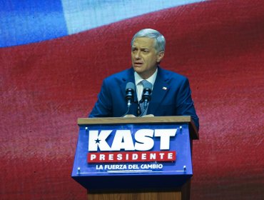 Presidente electo pide ayuda a sus adherentes, agradece a excandidatos, llama a respetar a Jara y adelanta que 2026 será "muy duro"