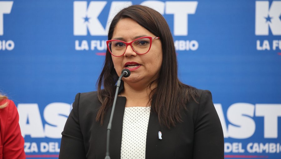 Secretaria general del Partido Republicano espera "una diferencia importante" de Kast sobre Jara