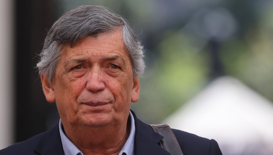 Carmona dijo que "llamaría a un poquito más de humildad" ante proyecciones de Republicanos sobre posible triunfo de Kast