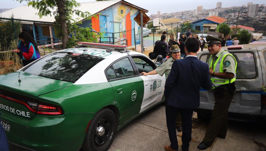 Fiscalía instruye a la SIP de Carabineros para identificar al autor del falso llamado por explosivos en local de votación de Valparaíso