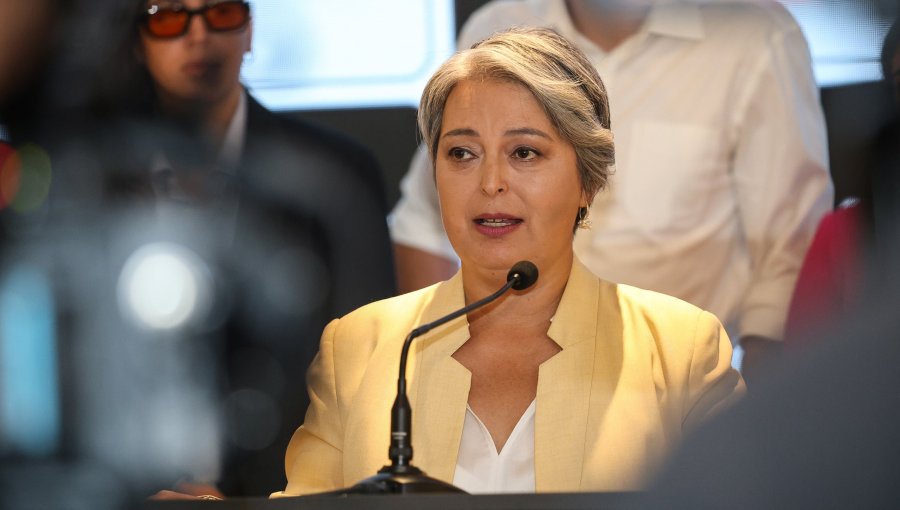 Jeannette Jara llamó a José Antonio Kast para felicitarlo por su victoria electoral: "La democracia habló fuerte y claro"