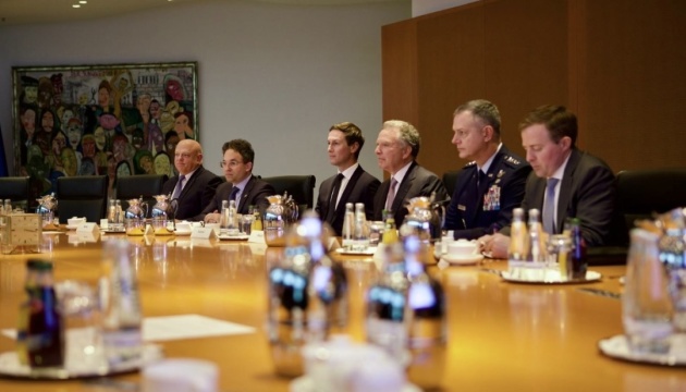 Ucrania califica de "constructivas" las negociaciones con EE.UU en Berlín y asegura que espera alcanzar acuerdo que "acerque la paz"