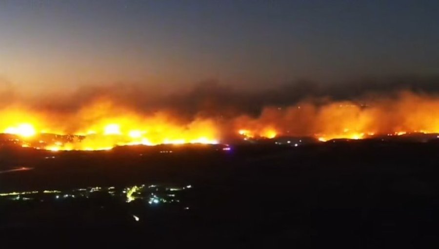 Incendio forestal en San Pedro de Melipilla ha afecado a dos viviendas y consumido 150 hectáreas