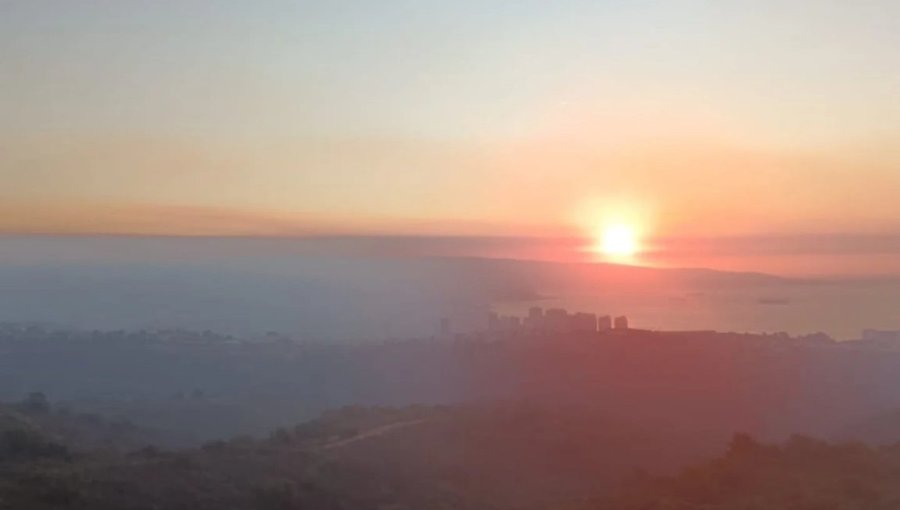 Incendios forestales en la zona central del país cubrieron de humo la costa de la región de Valparaíso