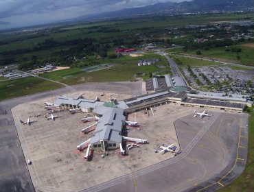 En medio de la tensión en el Caribe: Trinidad y Tobago autoriza que aviones militares de EE. UU. utilicen sus aeropuertos