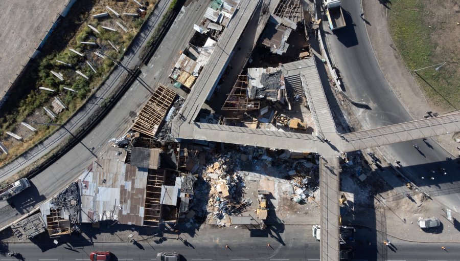 Carabineros desaloja campamento "El Trébol" en Maipú con un amplio despliegue policial