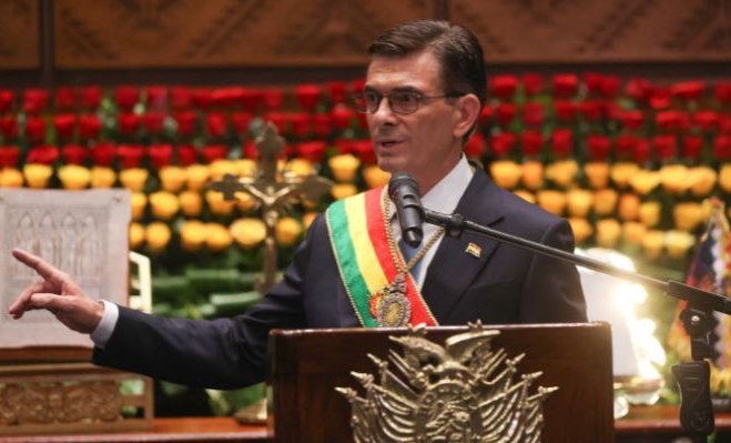 Presidente Paz pone fin a la subvención del combustible y declara una "emergencia económica, energética y social" en Bolivia