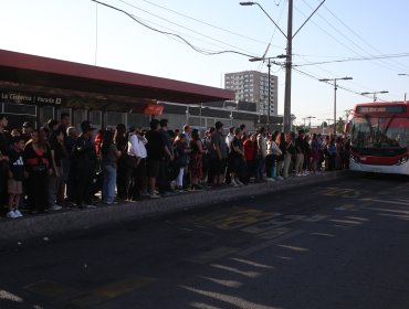 Falla en la Línea 2 del Metro provoca cierre de estaciones y retrasos en la zona sur de Santiago