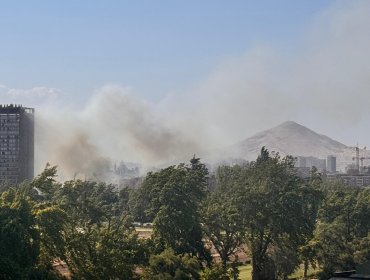 Bombero perdió la vida tras derrumbe mientras combatía incendio en un cité de Santiago