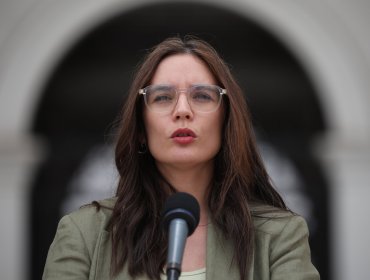 Ministra Vallejo desmiente "amarre" a funcionarios públicos: "Esto tiene que ver con garantías laborales"