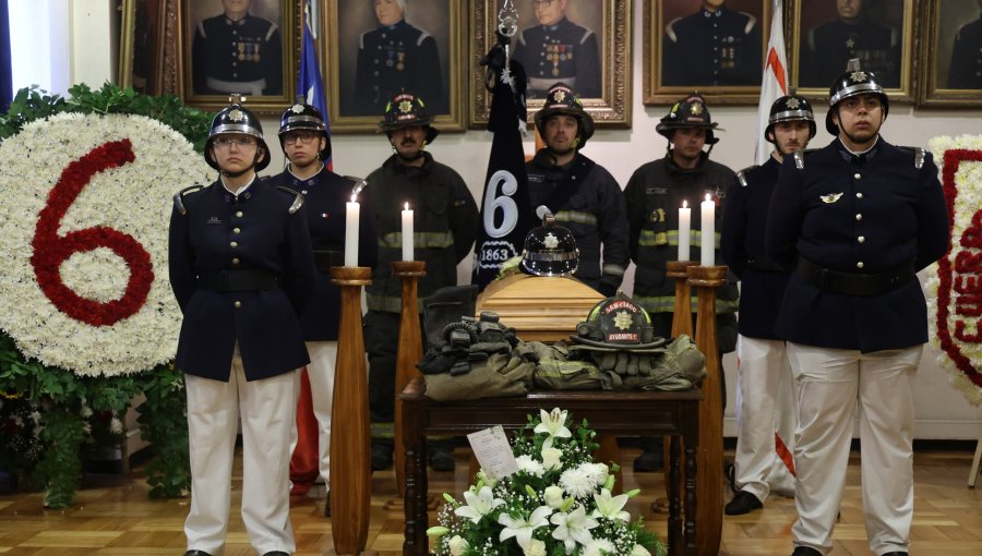 Gobierno decretó duelo oficial en la región Metropolitana por fallecimiento de bombero en Santiago