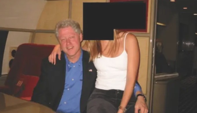 Clinton niega vínculos con Epstein y acusa maniobra política de Trump