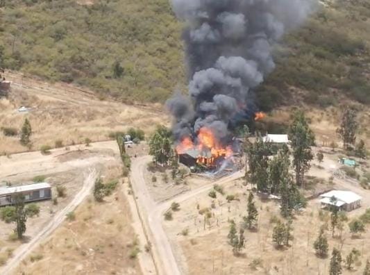 Incendio en Zapallar y La Ligua arrasa 100 hectáreas y obliga a declarar Alerta Roja
