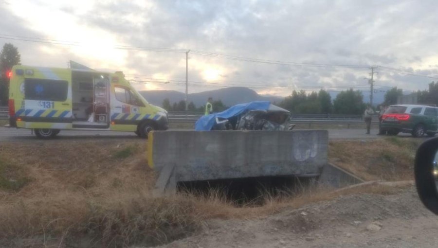 Ruta 5 Sur: fatal impacto deja dos muertos y tres heridos graves