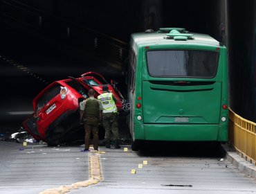Tragedia vial en Santiago: choque múltiple deja dos fallecidos y un menor grave