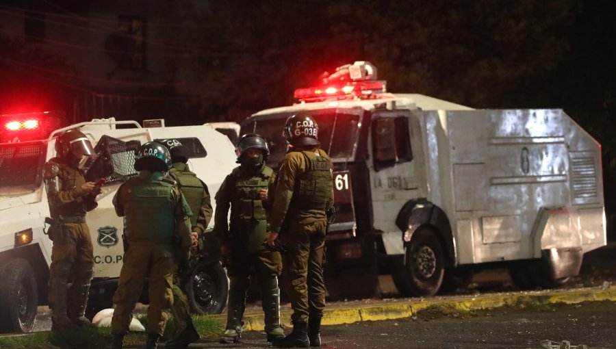 Decretan arresto domiciliario total para carabineros imputados por muerte de hinchas en las afueras del estadio Monumental