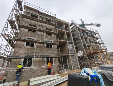 52% de avance registra proyecto habitacional para 32 familias en Valparaíso