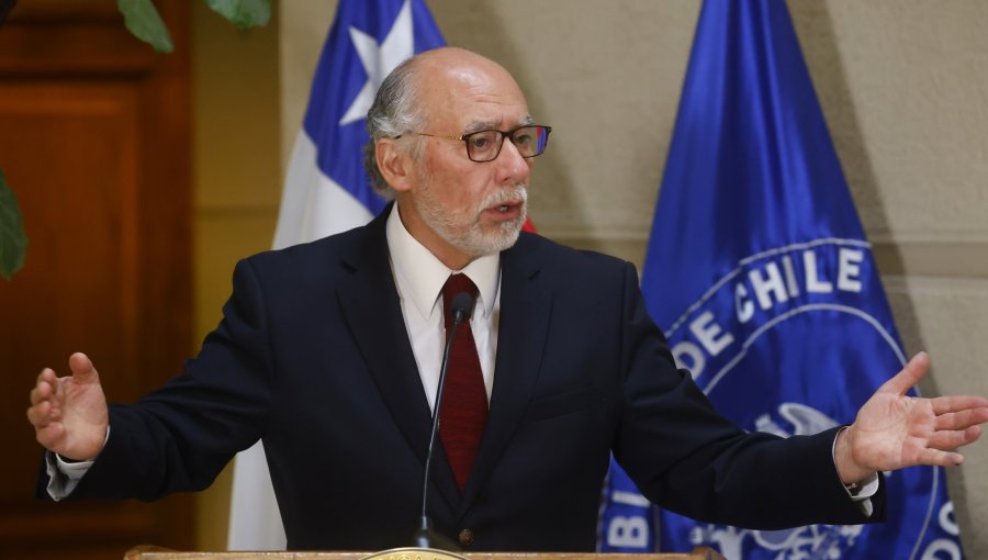 Senador Flores advierte "un nuevo quiebre" en la DC si el Tribunal Supremo expulsa o sanciona a Frei