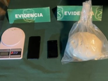 Detienen a tres personas que transportaban más de dos kilos de cocaína a bordo de un vehículo en La Pintana