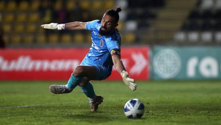 Jorge Deschamps apuntó contra los nuevos dueños de O'Higgins por la salida de "Paqui" Meneghini