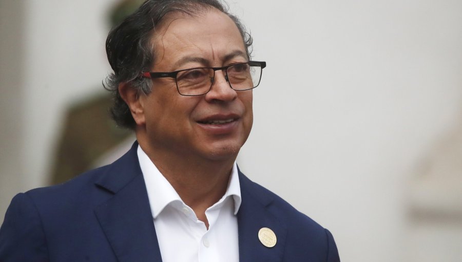 Primera medida por emergencia económica en Colombia: Petro anuncia "sueldo mínimo vital"