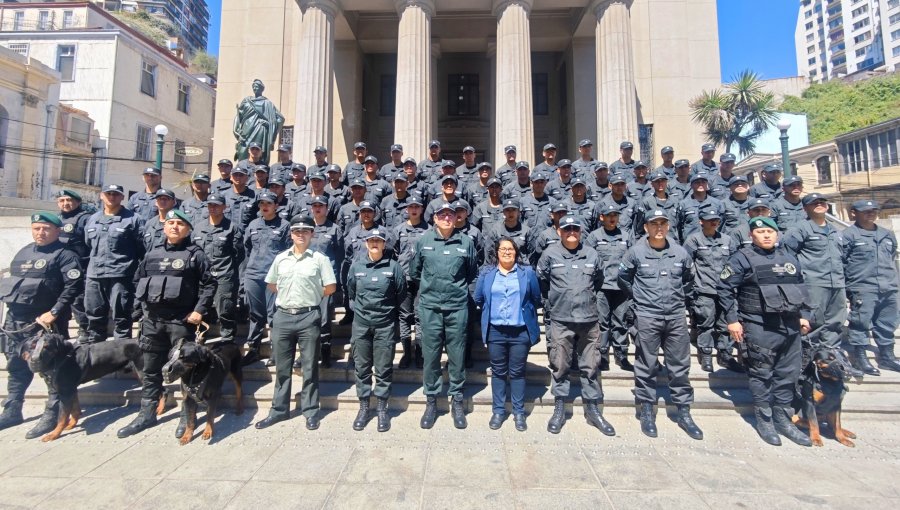 60 gendarmes recién egresados de la escuela institucional reforzarán la seguridad en cárceles de la región de Valparaíso