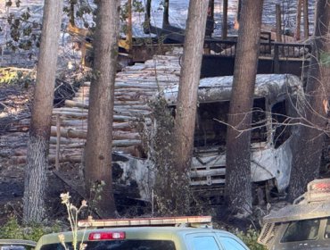 Encapuchados quemaron tres camiones en un predio forestal de Nueva Imperial: no dejaron pancartas reivindicando el ataque
