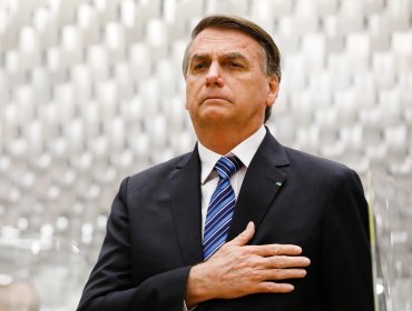 Esposa de Jair Bolsonaro confirma éxito en la cirugía del expresidente