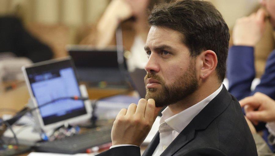 Diputado Ibáñez califica de “no democrática” amenaza de acusación contra Grau