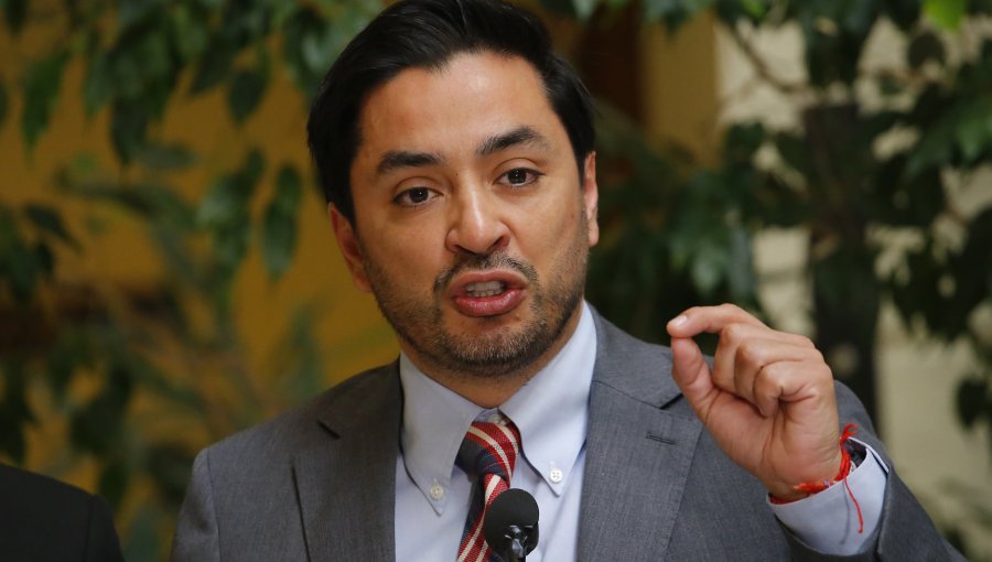 Diputado Carter advirtió por "reacción belicosa" del PC y el FA durante el próximo Gobierno de Kast