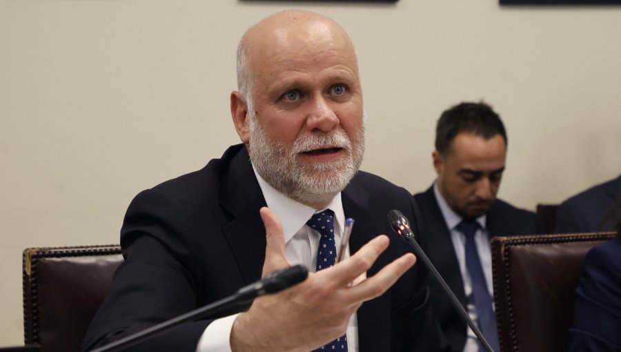 Elizalde dice que eventual acusación constitucional contra Grau sería absurda "jurídica y políticamente"