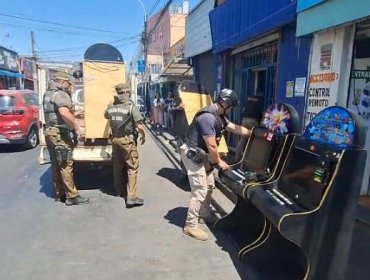 Descubren un casino clandestino en el barrio Franklin: incautan 40 máquinas de juegos y detienen a dos extranjeros