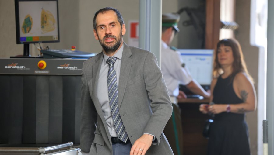 Hacienda convoca a asesores de parlamentarios de oposición para presentar norma de “amarre” de funcionarios