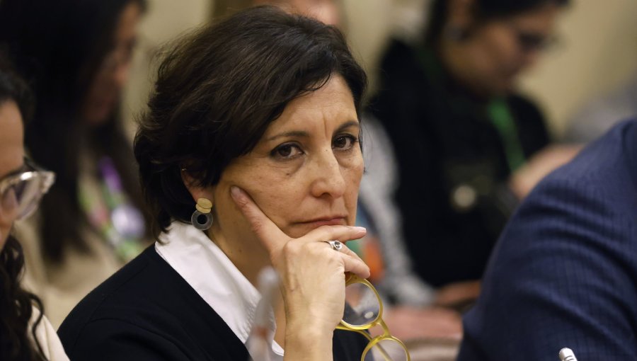 Operación a madre de ministra Aguilera genera controversia al alterar orden de las cirugías programadas en el Hospital del Salvador