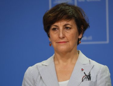 Polémica por cirugía de madre de ministra: Hospital del Salvador defiende priorización clínica