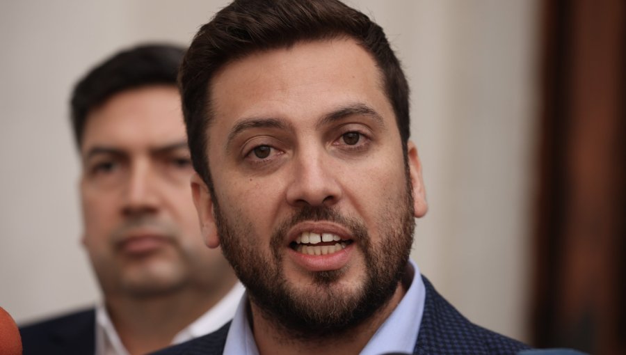 Oficialismo tensionado: Soto cuestiona plan de lucha del Partido Comunista frente a Kast