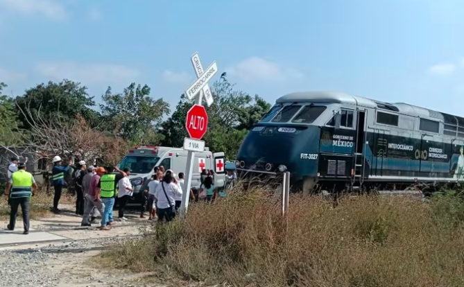 Al menos 13 muertos y 98 heridos tras descarrilamiento de tren en el sur de México