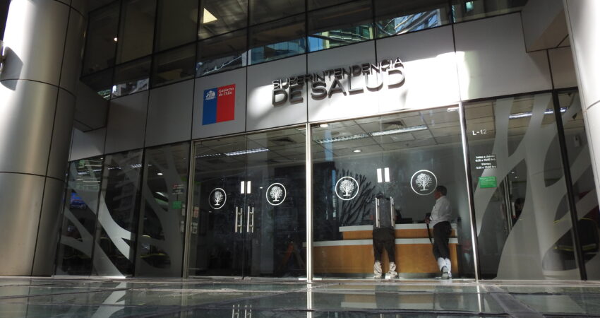 Superintendencia de Salud corrige por primera vez primas GES y obliga a Isapres a bajar cobros