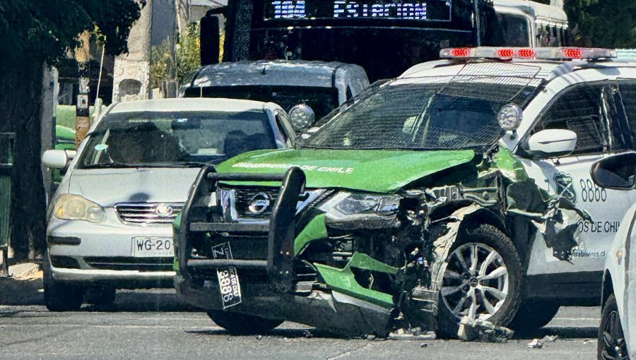 Impactante accidente entre patrulla de Carabineros y una camioneta generó alta congestión vehicular en el troncal de Quilpué