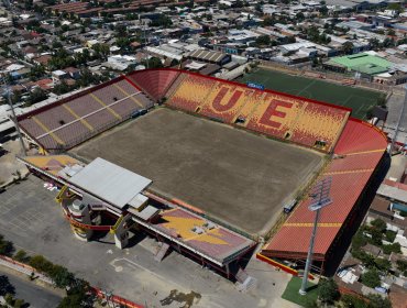 U. Española explicó la razón por la cual el estadio Santa Laura se encuentra sin pasto