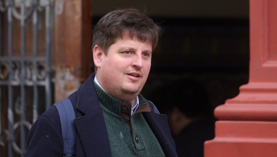 Secretario general del FA desdramatiza llamados del PC a movilizarse y descarta que sea un intento de desestabilización