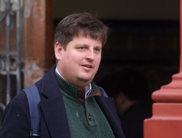 Secretario general del FA desdramatiza llamados del PC a movilizarse y descarta que sea un intento de desestabilización