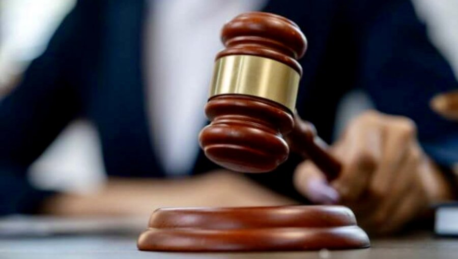 Tres familias de Viña y Villa Alemana acusan irregularidades en juicios de partición: casa rematada sería ocupada por hijo de un juez