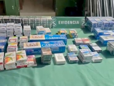 Mujer fue detenida por contrabando de cigarros en la calle Uruguay de Valparaíso: ocultaba 219 cajetillas en bolsos