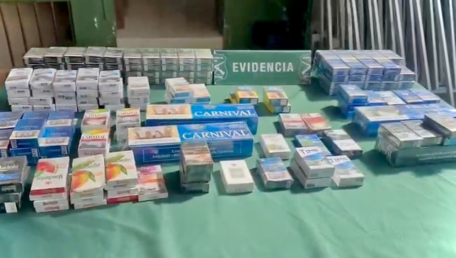 Mujer fue detenida por contrabando de cigarros en la calle Uruguay de Valparaíso: ocultaba 219 cajetillas en bolsos