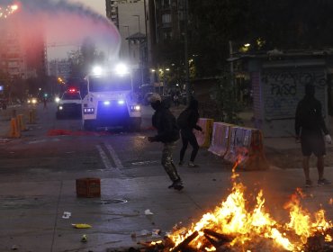 Condenan a sujeto que mató con una "fogueta" a activista durante el estallido social y causó lesiones a dos carabineros en Santiago