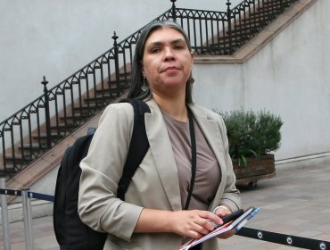 Figueroa niega que el PC pretenda desestabilizar al gobierno de Kast y dice que le parece "profundamente llamativo tanto escándalo"