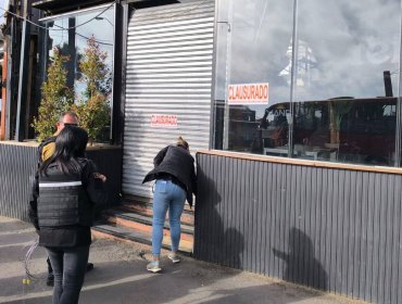 Clausuran restaurante en Reñaca que operaba como discoteca con patente falsificada